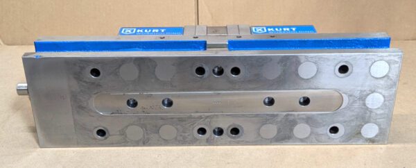 Kurt Double-Station Machine Vise 6" Jaw Width 4" Jaw Opening *Lightly Used*