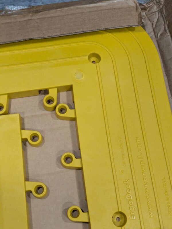 ErgoDeck HD Outside Corner Yellow 7/8" x 6" x 15" x 15" 4pk 560.78X6X15X15YLCS4