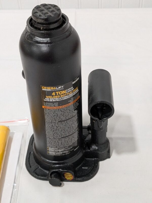 OMEGA LIFT EQUIPMENT 4 Ton Capacity Hydraulic Bottle Jack 10045W