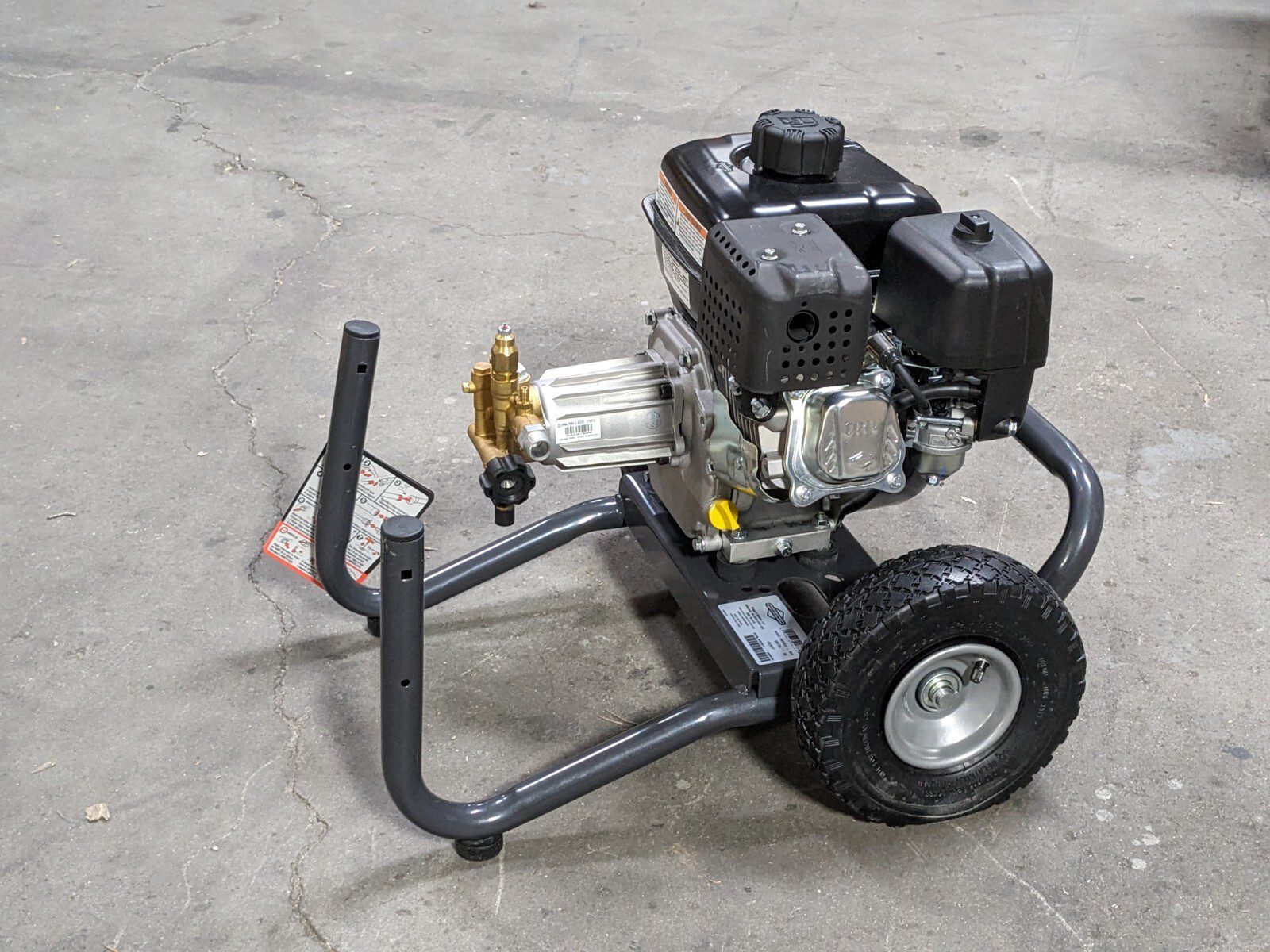 Briggs and Stratton 020775A Gas Powered Cold Water Pressure Washer 3400 PSI