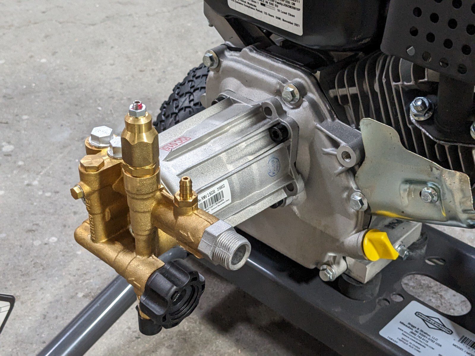 Briggs and Stratton 020775A Gas Powered Cold Water Pressure Washer 3400 PSI