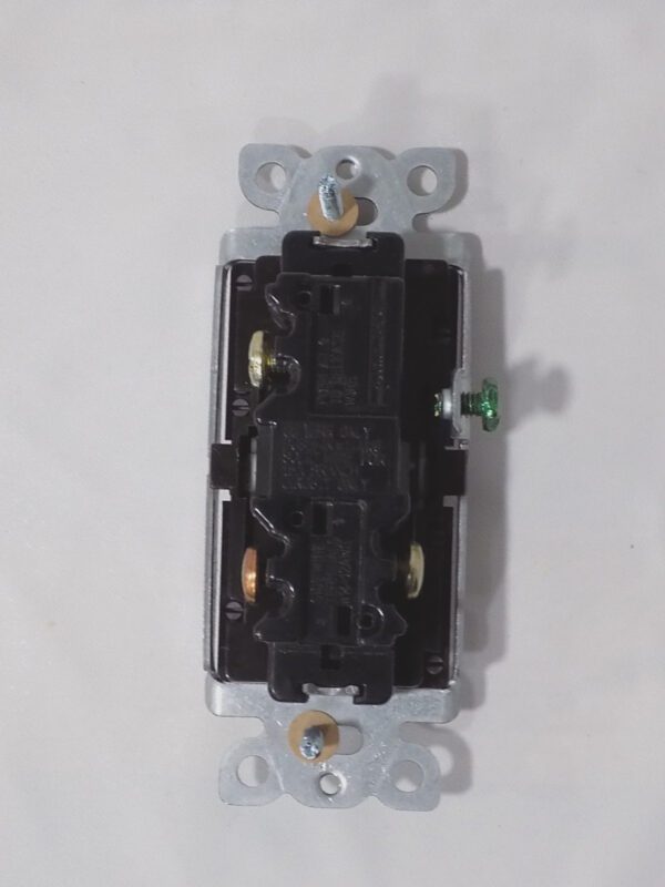 Lutron SC-3PS-PL Satin Colors 15A 3-Way General Purpose Switch Plum