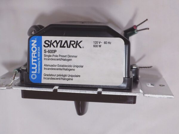 Lutron S-600P-BR Skylark 600W Single Pole Preset Dimmer w/Rocker Switch Brown