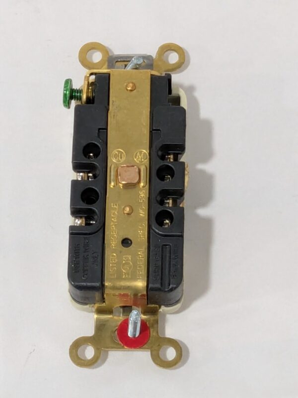 Hubbell Straight Blade Duplex Receptacle: NEMA 5-20R, 20 Amps HBL5352I