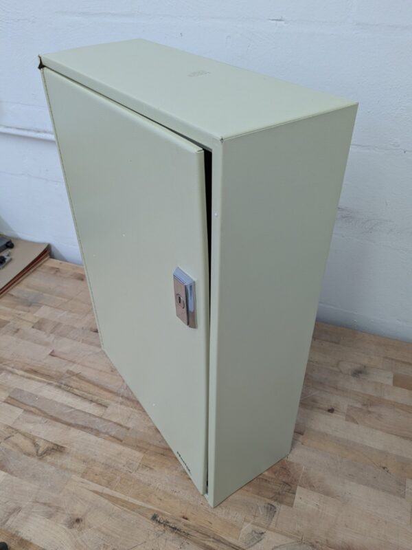 Master Lock Steel Lockable Key Storage Cabinet 25" x 18" x 7" Scratch N Dent