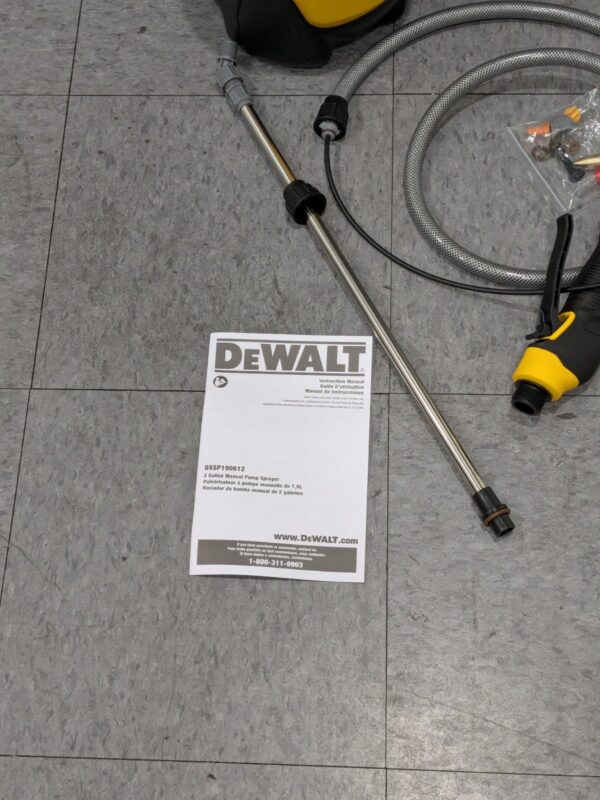 DeWalt 2 gal Chemical-Resistant Manual Pump Sprayer 190612