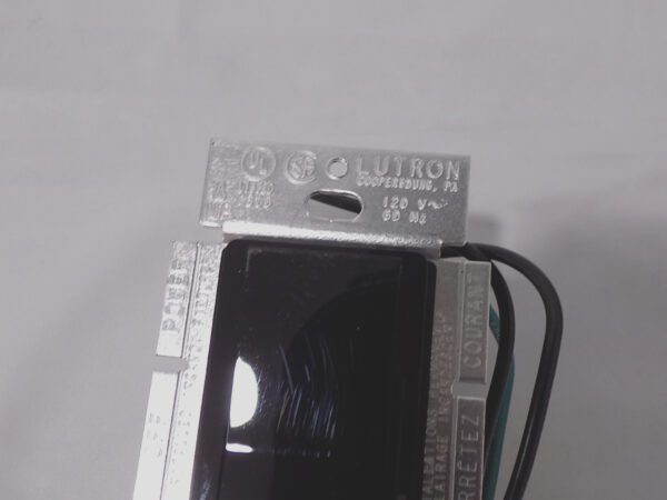 Lutron DV-600P-BL Diva 600W Incandescent / Halogen Single Pole Dimmer Black